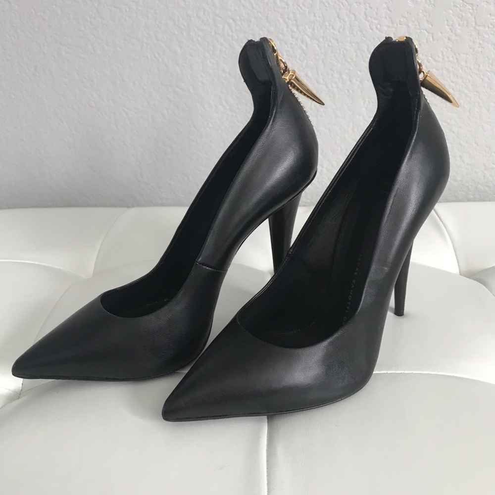 Giuseppe Zanotti Shark Tooth Zipper Pumps 39.5